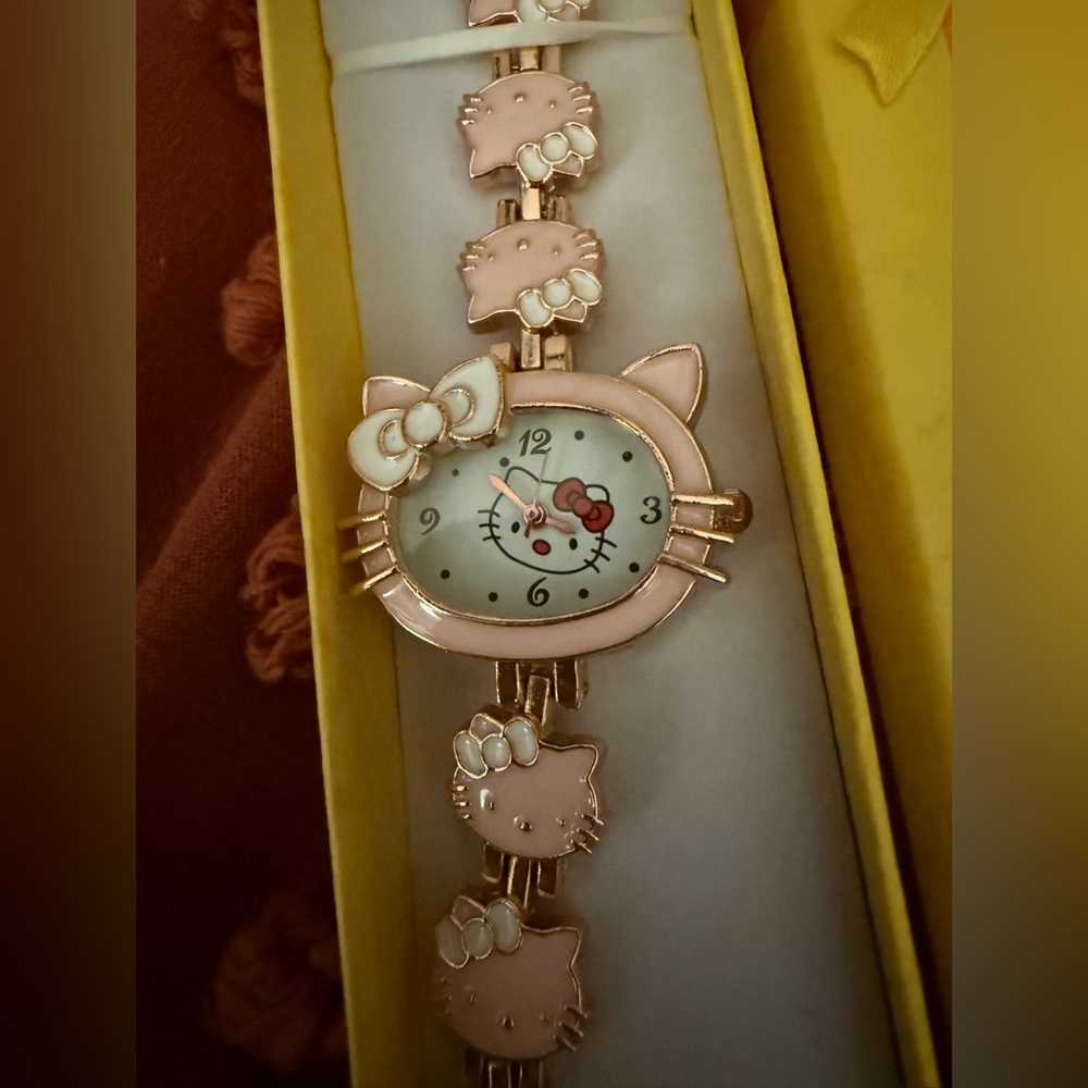 HELLO KITTY Pink and Gold Hello Kitty Watch